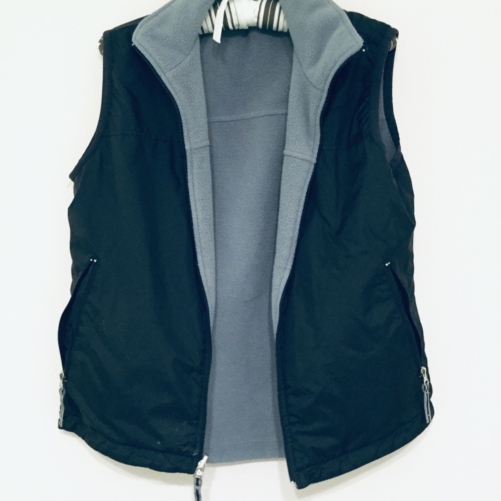 REVERSIBLE VEST